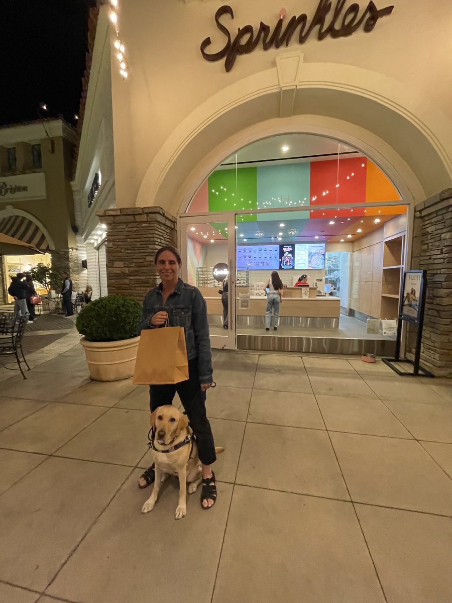 We made it to sprinkles!!! they even had pupcakes for Zophia! #Sprinkles #GuideDogsOfAmerica#Sprinkles