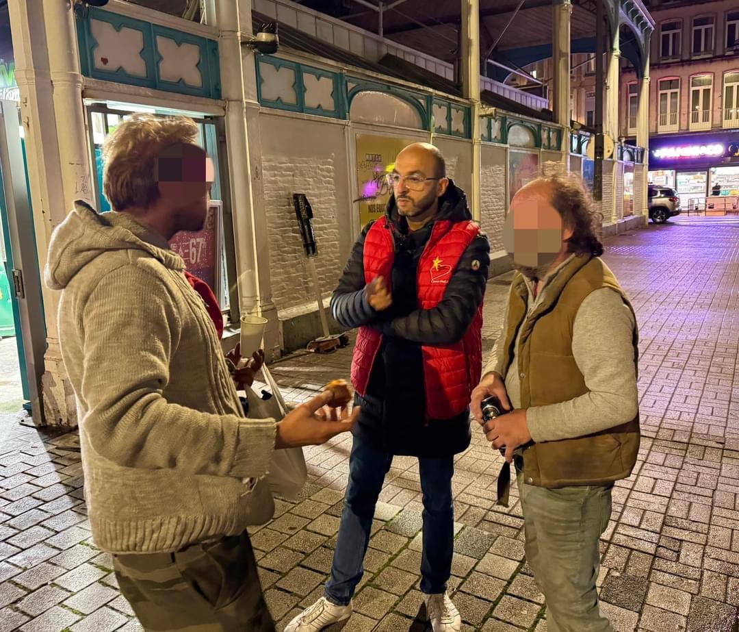 ElhossainAms's tweet photo. 🤗 En prenant part à une maraude, nous aidons à bâtir un monde où chacun trouve sa place, sans laisser personne de côté.

❤️ Ensemble, nous pouvons changer les choses en offrant un peu de chaleur humaine et d’espoir à ceux qui en ont le plus besoin. https://t.co/oZTI58xHPn