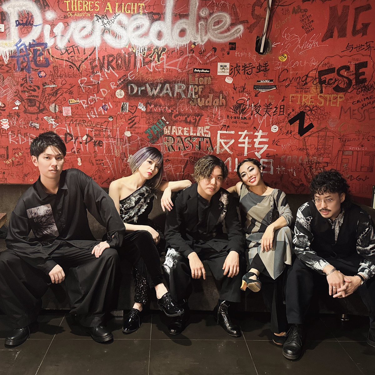 anri0616's tweet photo. 上海ライブ初日はフラメンコやってる方やスペインを代表するマヌエル・ベタンソスさんも観に来て下さり嬉しいお言葉も頂きました❗️
今回沢山サポートをしてくださった
上海在住のフラメンコダンサーで
スタジオ経営されているyiqi さんには心から感謝です。
ありがとうございました！
謝謝🙏 https://t.co/sc5axyI1fA