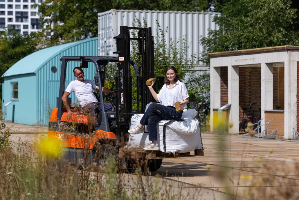 TU Delft (@tudelft) on Twitter photo Fieke Konijnenberg explored how rammed earth—compressed mud and sand—can be a sustainable alternative to traditional bricks.
Fieke conducted practical tests at <a href="/TheGrnVillage/">The Green Village</a>, experimenting with natural binders and fibers to make rammed earth durable.
🔗edu.nl/bmtf6 Fieke Konijnenberg explored how rammed earth—compressed mud and sand—can be a sustainable alternative to traditional bricks.
Fieke conducted practical tests at <a href="/TheGrnVillage/">The Green Village</a>, experimenting with natural binders and fibers to make rammed earth durable.
🔗edu.nl/bmtf6