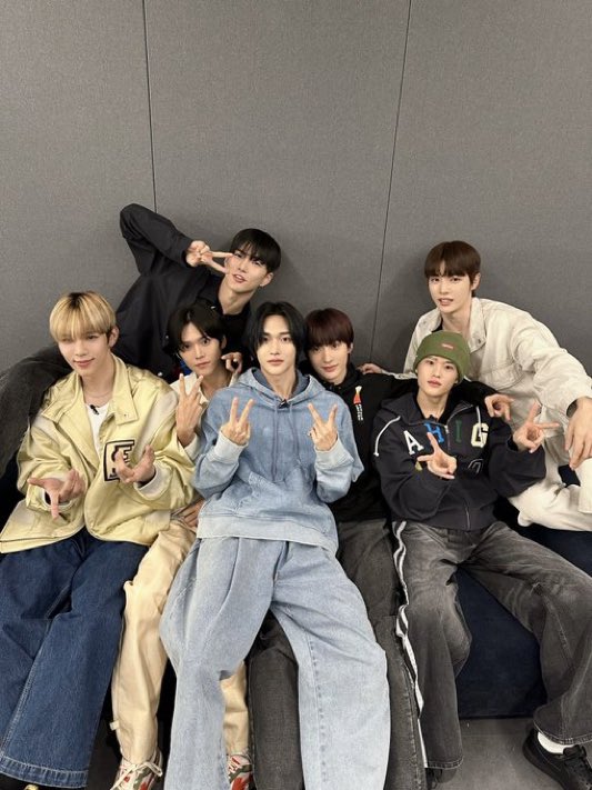 shotaro is riize
eunseok is riize 
sungchan is riize 
wonbin is riize 
seunghan is riize 
sohee is riize 
anton is riize 
riize is 7 
#BringBackSeunghan
#SEUNGHANisRIIZE
#SMSupportsBullying
#SM_쓰레기