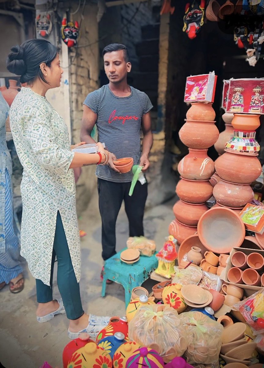 _jyotiaggarwal's tweet photo. हर घर मे हो उजाला, आए ना रात काली,
हर घर मे हो खुशिया, हर घर मे हो दिवाली।
“वोकल फॉर लोकल अपनाएँ” भारत को आत्मनिर्भर बनाएँ,
अपनी दिवाली को और भी रोशन बनाएँll

@highlighti@followers
#vocalforlocal #MadeInIndia #Diwali
#WomenEmpowerment https://t.co/G0PskCWRif