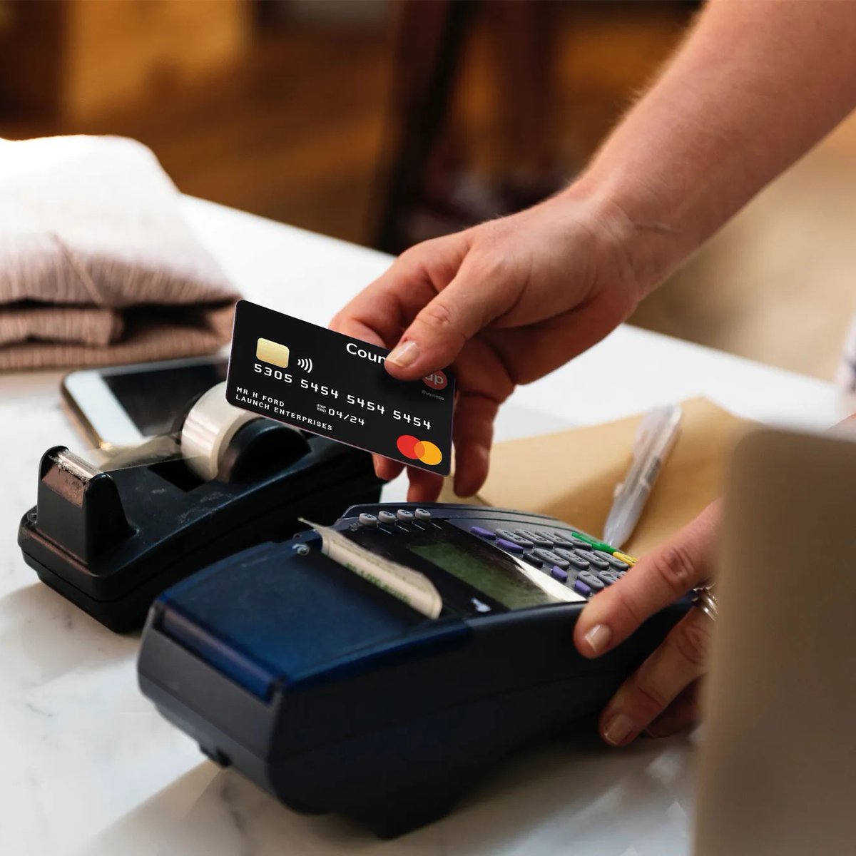 7 bin TL ve üzeri alışverişlerde banka veya kredi kartı kullanmayanlara 5 bin TL ceza kesilecek.