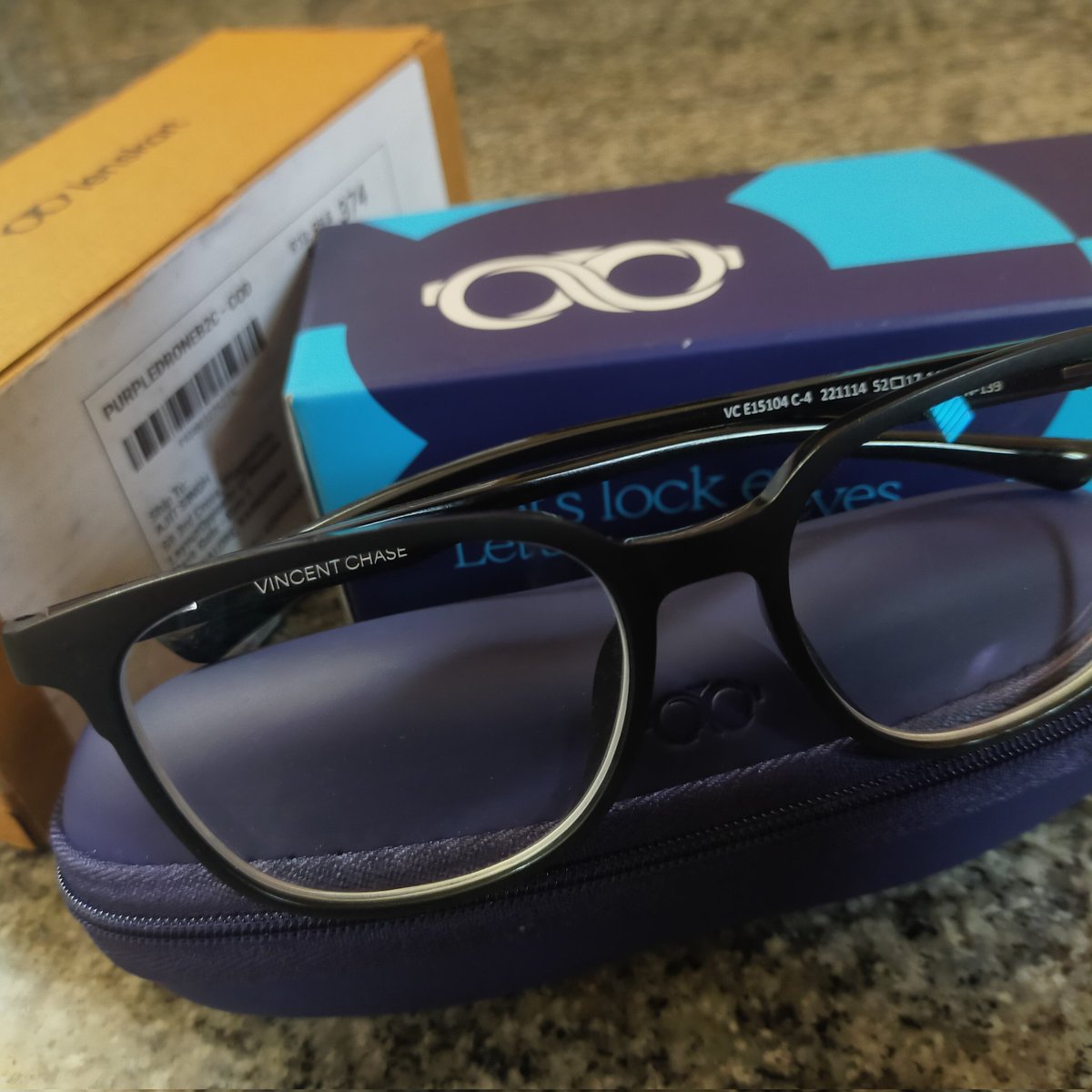 commitajit's tweet image. This is why I don't like the @Lenskart_com .
I ordered the Medium Sized Specs but Got delivered Wide sized.
Please refund my money.
The service doesn't worth even Rs. 800.
I used lenskart second time and again faced the same issue.
I won't recommend this service anymore.
