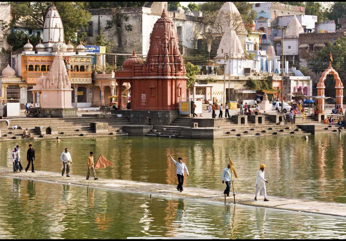 ErikSolheim's tweet photo. Madhya Pradesh 🇮🇳 has great opportunities for climate leadership.

Two weeks before the start of UN climate talks in Baku, the Indian state of Madhya Pradesh hosted climate consultations in Bhopal. I was honored to speak.

Chief Minister Mohan Yadav and many state leaders were present.

Here are 4 oppotunities for green leadership from the state:

* Embracing the renewable economy and become a center for solar, wind and hydro. Madhya Pradesh already hosts the worlds largest floating solar plant at Omkareshwar.

* Building upon the astonishing natural beaty of the state and tap into the voluntary Carbon market to finance protection of forests and wetlands, natural farming.

* Leading in the circular economy. Indore is the cleanest city in India and shows that a rapidly growing development city can create a circular waste model.

* Providing global spiritual leadership based on the amazing heritage of Bharat with the Adi Shankara Oneness Center, Ujjain as the historical city of mathematics and all the wonderful age old Indian thinking highligting the bonds between humans and nature.