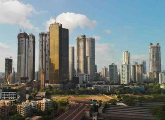 yespunjab's tweet photo. Indian real estate developers secure Rs 12,801 crore via QIP route in Jan-Sep period
https://t.co/83PcNrZMPj
#RealEstateIndia #QIP #InvestmentTrends #CapitalMarkets #AnarockGroup #HousingSales #Business https://t.co/59nIMAXY23