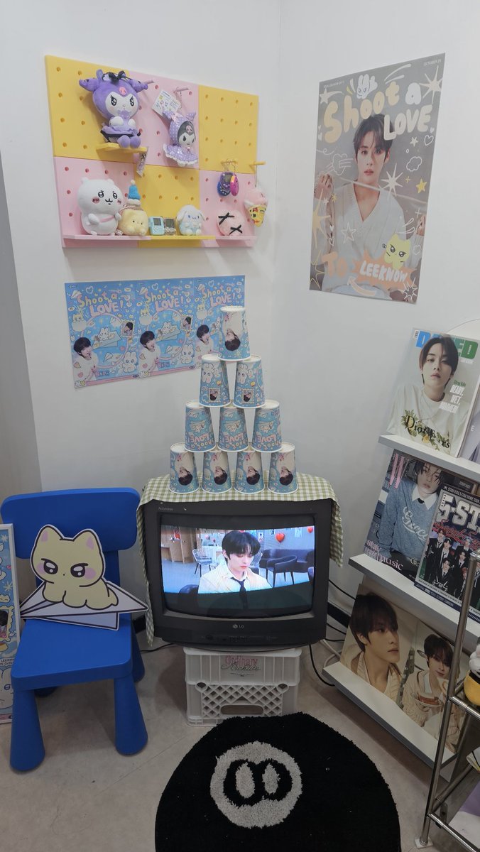han_1jisung's tweet photo. #리노에게_쏘아올린_사랑

소품 하나하나가 다 아기자기하게 꾸며져 있어서 진짜 좋았어요..!그리고 가챠 키링이 제가 방문해본 생카중 가장가장 예뻤어요. 진짜 첫번째로 방문한 보람이 있을만큼 리노가 너무 사랑스러웠습니다😍 https://t.co/oTGfqOzEaQ