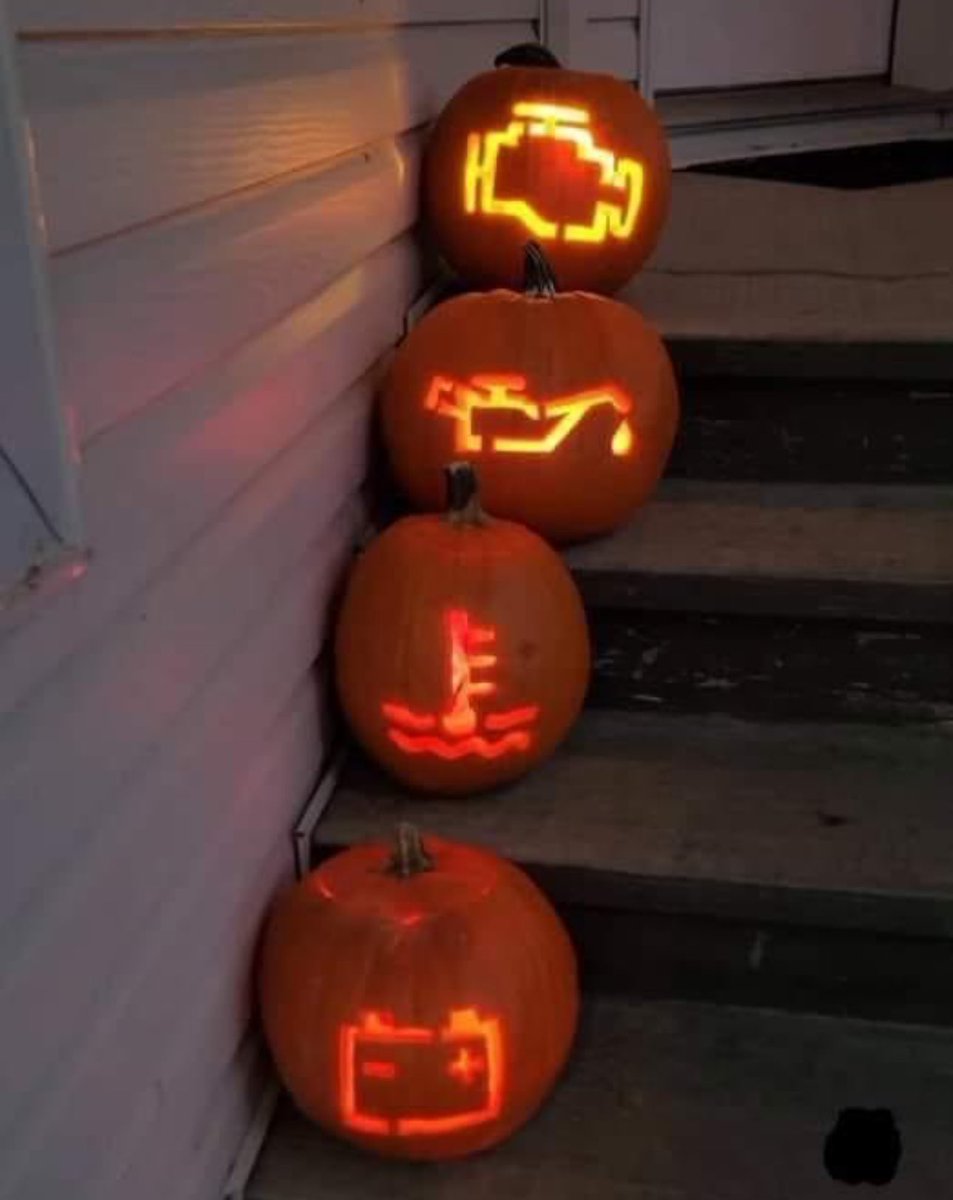NoContextHumans's tweet image. Scariest Halloween decoration ever... 🎃👻