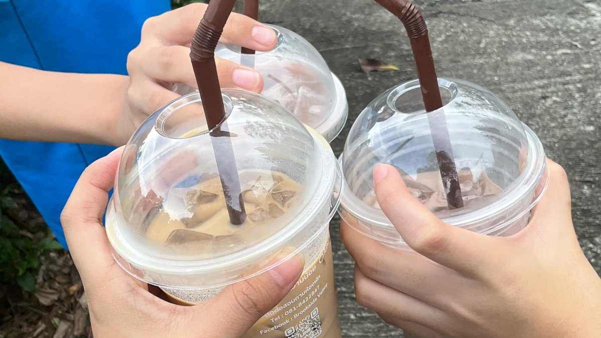 bloomsofmay's tweet image. hoping for more happy days ahead 🗯🥂🧁🌟.ᐟ