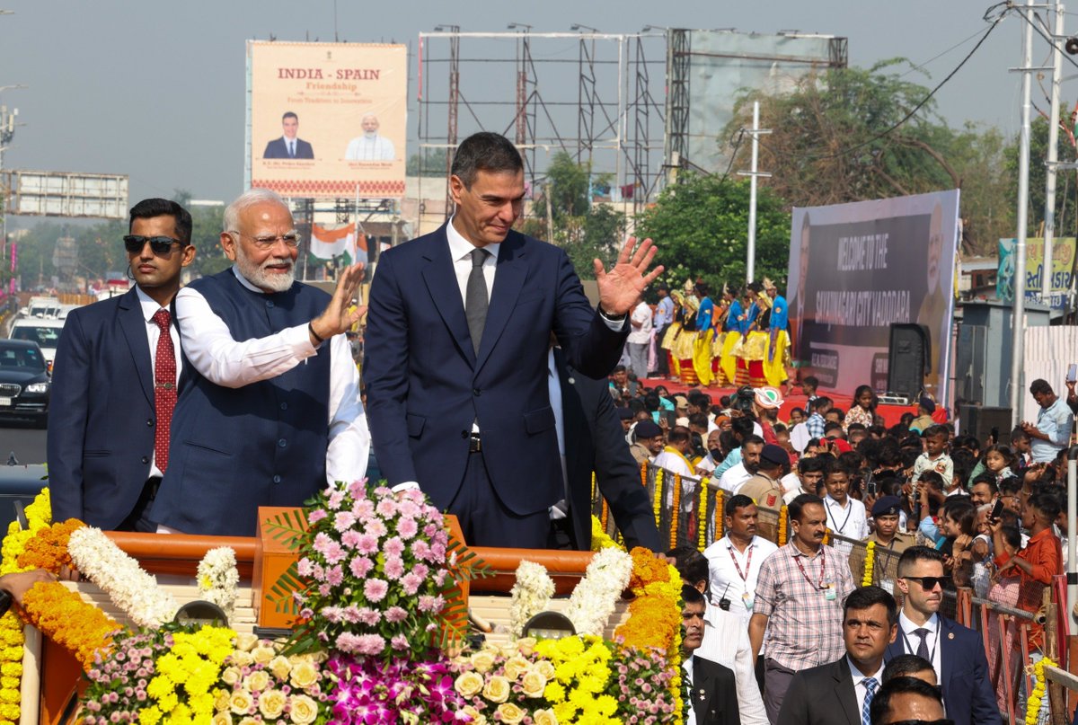 Narendra Modi tweet media