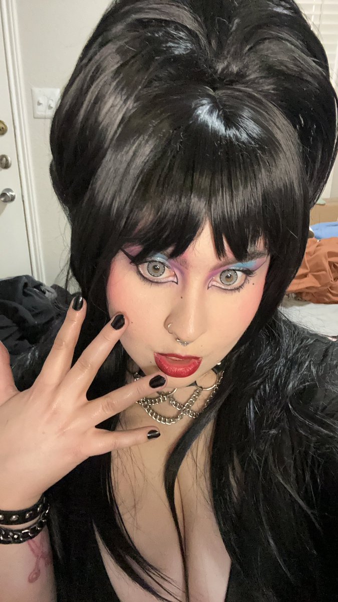 yourlocalmime's tweet photo. ⚰️⚰️⚰️ https://t.co/0rYtUsGvZu