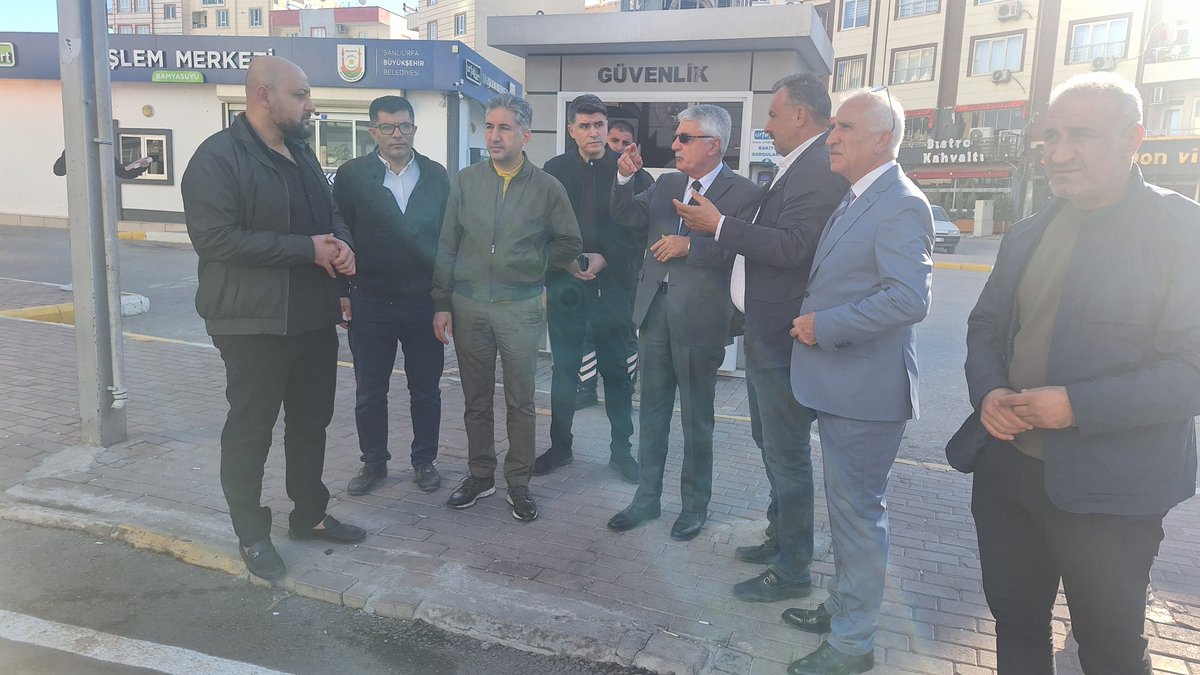 urfabelsan63's tweet photo. Yönetim Kurulu Başkanımız @habibarslan63 kurumumuz yetkilileriyle birlikte, toplu taşıma toplanma merkezlerimiz ve Araç Bakım-Onarım Atölyemizde incelemelerde bulundular.
@sanliurfabld https://t.co/hj9IdOihom