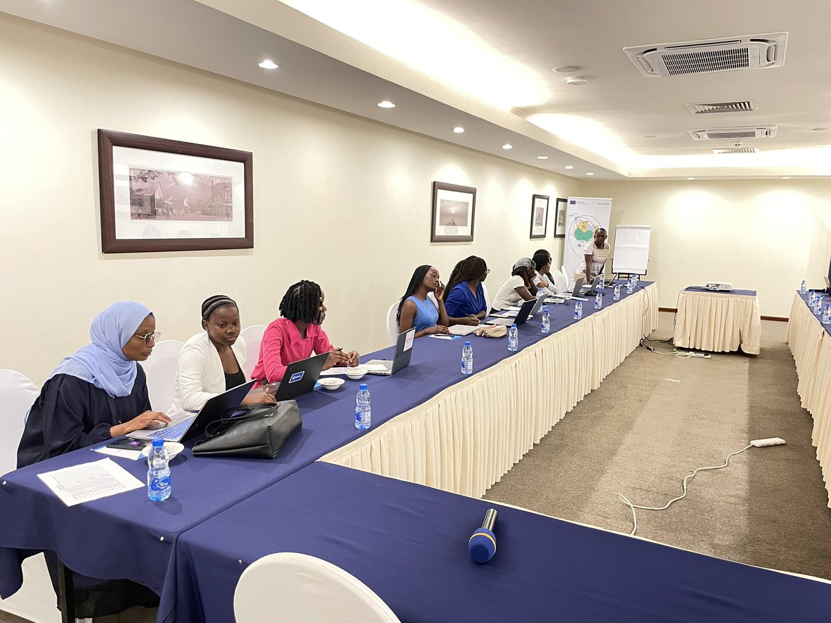 UbuntuNet's tweet image. Kicking off the #UC2024 week with the 2nd UbuntuNet Alliance Women Hackathon! 
21 young ladies will be guided in developing digital solutions for research and education in Africa!
@AC3_News