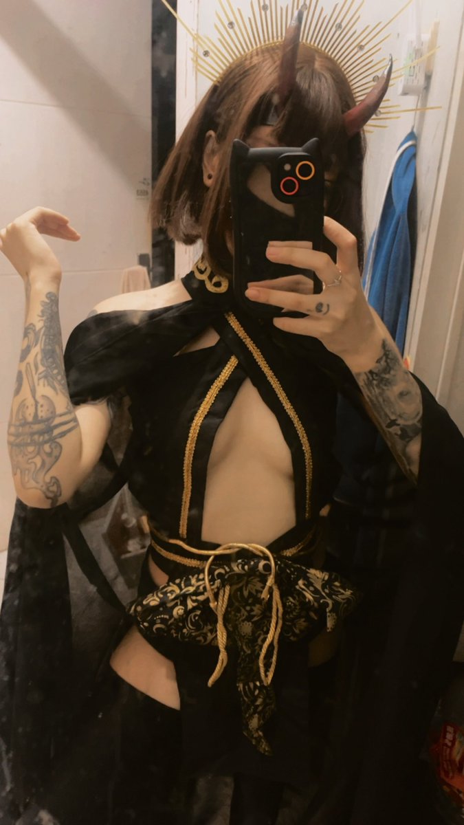 LittleeOni's tweet photo. I design this costume. See you in 4 days (friday) only at kaijubop x scream or dance!!!
#littleoni https://t.co/4kBdzi0ec9