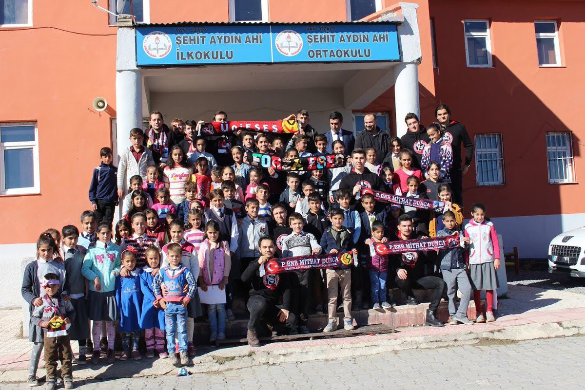 Yıllardır süre gelen oluşumumuz Ankara Eses olarak Ankara'da yaşayan ve Ankara'da üniversite öğrenimi gören tüm Eskişehirsporluları aramızda görmekten gurur ve mutluluk duyarız. Aramıza katılmak için iletişime geçebilirsiniz.