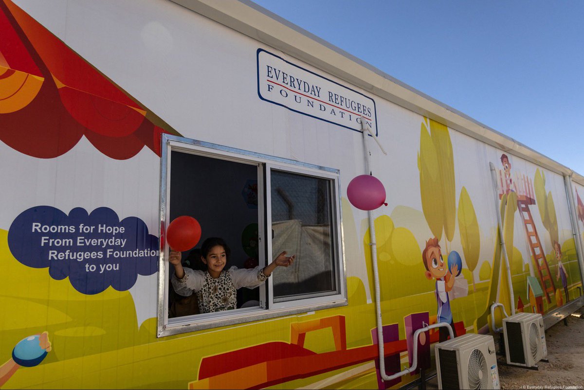 everydayrefugee's tweet photo. Our project “Rooms for Hope” in Jordan. Two colorful and fully equipped caravans, one serves as a nursery and the other as a children’s play area, were officially inaugurated with a festive event for Syrian refugee children in Azraq refugee camp. https://t.co/0a3Fw4mVNy https://t.co/sfFu4iSmAQ
