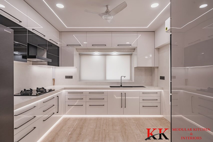 KKModularKitchn's tweet image. Behold the epitome of elegance! Our latest creation, a stunning white modular kitchen crafted with precision by KK ModularKitchen.

Anti-scratch Acrylic finish with grey glass accents adds style; Blum hardware ensures durability.
  
#BlumHardware #Kitchendesign