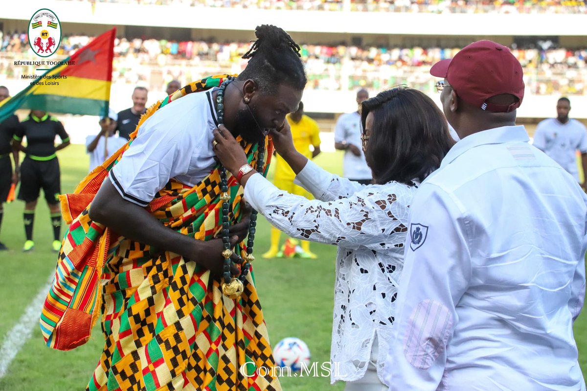 LidiBessi's tweet photo. Au nom du PR @FEGnassingbe, nous avons honoré notre légende vivante @E_Adebayor à l’occasion de son jubilé célébré ce dimanche 27oct2024.
Merci au public &amp; à toutes les légendes venues le soutenir.
Plein succès dans ta nouvelle vie, Champion!
Le #Togo🇹🇬 t'es reconnaissant
@GouvTg https://t.co/NlaMxYt8NK