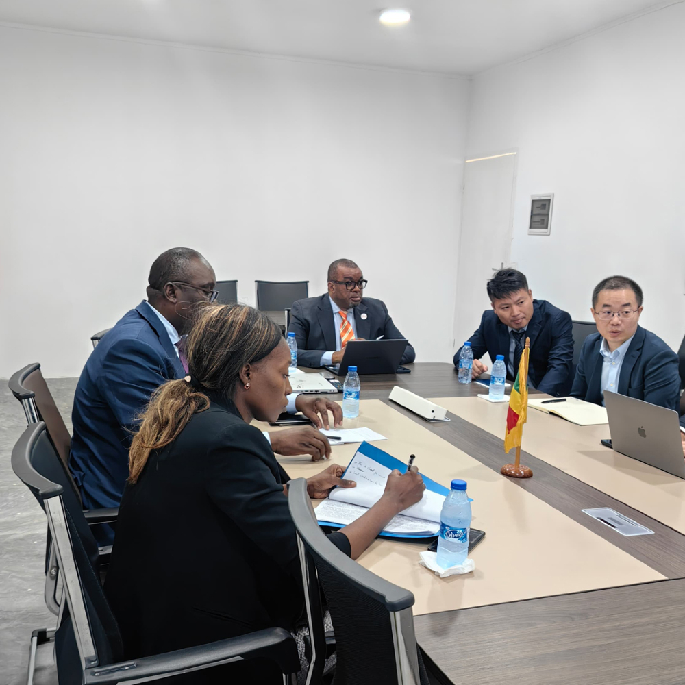 caria_congo's tweet photo. Sur les orientations de M le Ministre du MPTEN, le CARIA a reçu le vice président du groupe ALIBABA ainsi que la délégation qui l’accompagne https://t.co/iJXdbSW8n7
