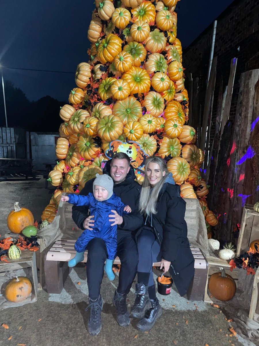 talbot_beth's tweet photo. Autumn 🍂🤍 https://t.co/17oBQV20E4
