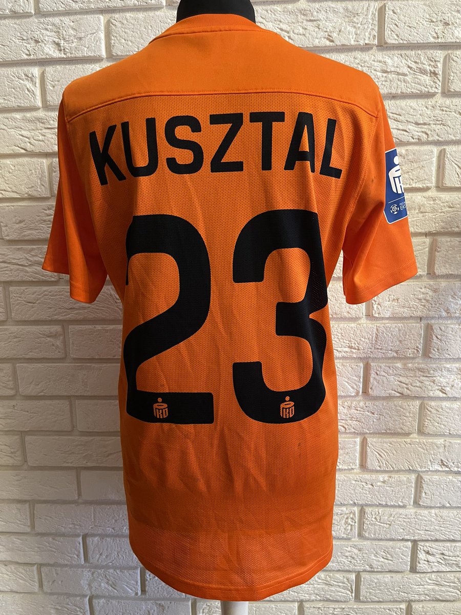 Świeżutka..
98.Sezon 2024/25
Patryk Kusztal2️⃣3️⃣
Prod.Nike 
Koszulka pochodzi z wczorajszego meczu <a href="/FksStalMielec/">FKS Stal Mielec</a> vs.<a href="/ZaglebieLubin/">Zagłębie Lubin</a>🇨🇮
27.10.24 (2:2)
Koszulka nie jest na wymianę.
#TwitterZL