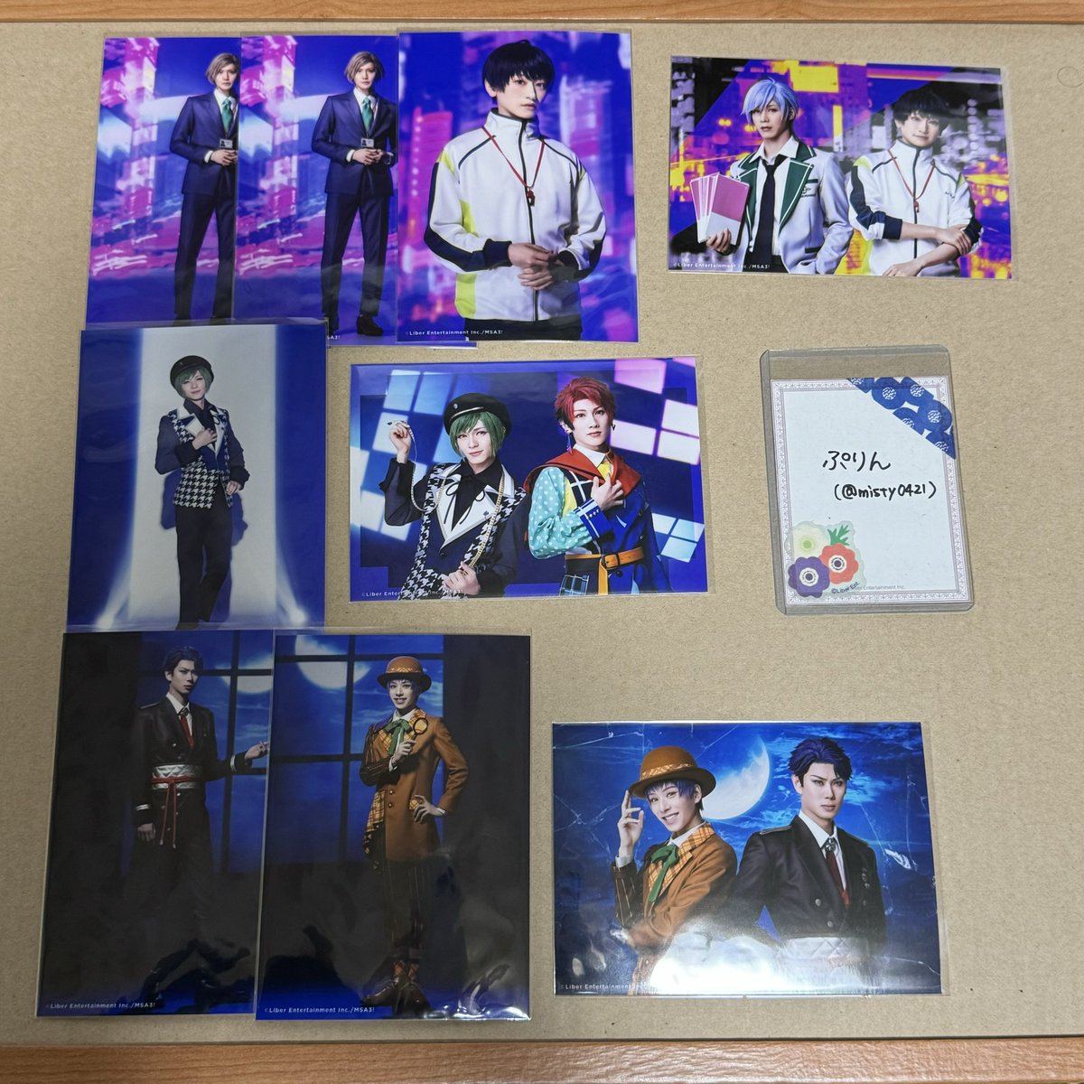 misty0421's tweet photo. 【交換】エーステ フォーライ ブロマイド ランブロ 劇中劇 ミックス MIX公演

譲→万里 紬 三角 幸 太一 十座 九門
求→アップ：万里 天馬
　　全身：天馬 密 千景
　　ツーショット：至&amp;万里 密&amp;千景

郵送希望。
検索からでも構いませんので、お気軽にお声掛けください。
よろしくお願い致します🎶 https://t.co/6C2cwZrDRp