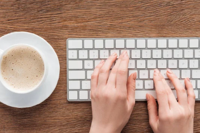 Soft_WizTech's tweet photo. Two Main Types of Keyboards 🖥️⌨️
1.Mechanical Keyboards: Individual switches for tactile feedback and durability. Perfect for gamers! 🔊
2.Membrane Keyboards: Quieter and more affordable, but with less tactile feel. 💼
Which do you prefer? Share your thoughts! ⬇️ #KeyboardTypes https://t.co/O5qkqmAEMi