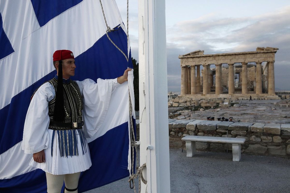 GreeceMFA's tweet photo. Ζήτω η 28η Οκτωβρίου 1940! 🇬🇷

Χρόνια πολλά σε όλες τις Ελληνίδες και σε όλους τους Έλληνες! https://t.co/RqZ2UssFTn
