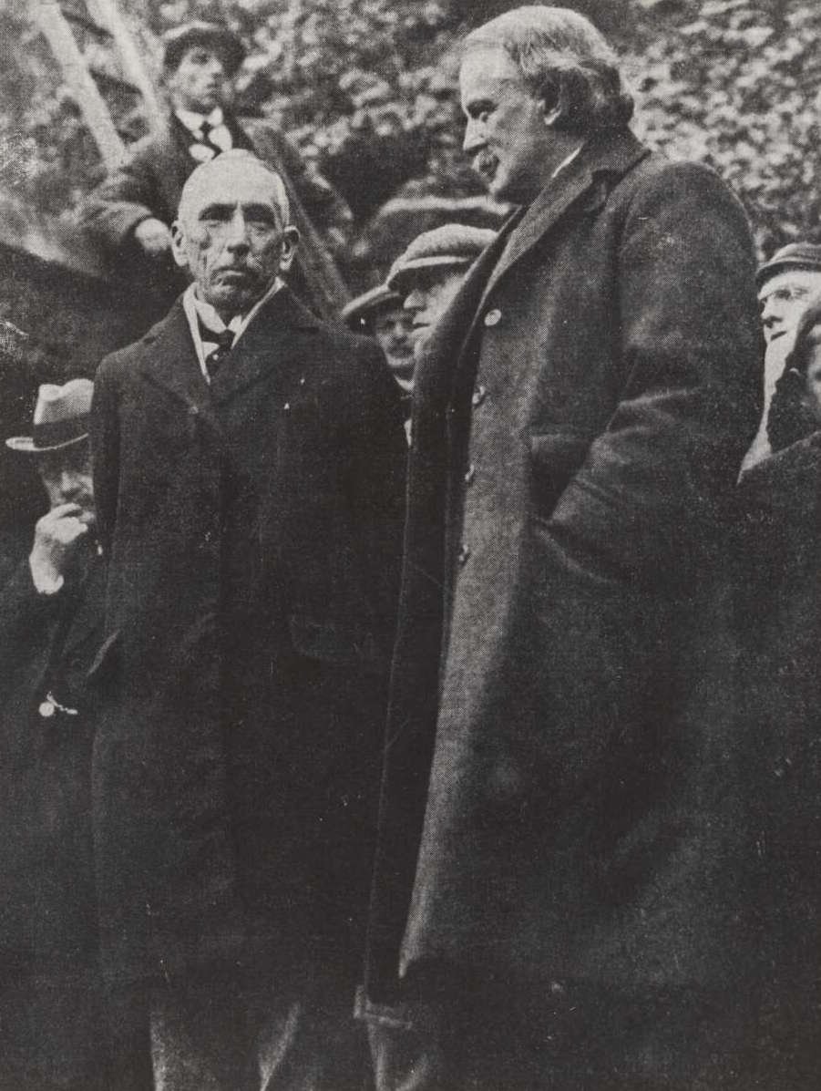 1952 Billy Hughes, Prime Minister of 🇦🇺 Australia d. aged 90. Both parents from 🏴󠁧󠁢󠁷󠁬󠁳󠁿 #Wales.

In negotiations leading to the  Treaty of Versailles, he and Prime Minister David Lloyd George spoke in Welsh.

📷 Billy Hughes and David Lloyd George.