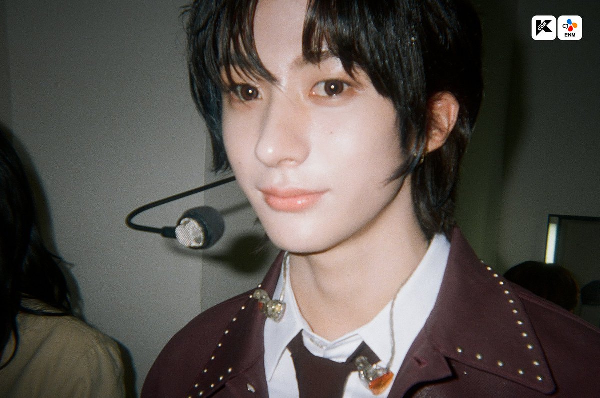 daintoiny's tweet photo. anton 💋 https://t.co/OtJ655kj24