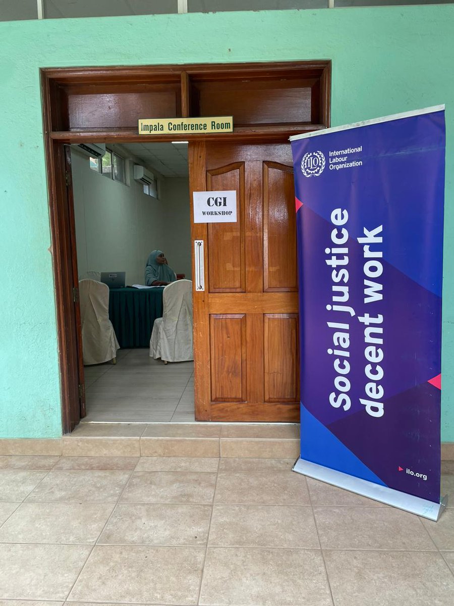RES_ProjectKE's tweet photo. Today, over 50 employers in Garissa County joined a Stakeholder Forum to explore partnerships for the successful implementation of ILO's Rural Employment Services. 
Supported by @IloProspects @ILOKenya and implemented by @CareersKenya and @nea_kenya
#RESkenya #JoinRES #RuralJobs https://t.co/GhfA2z2hAU