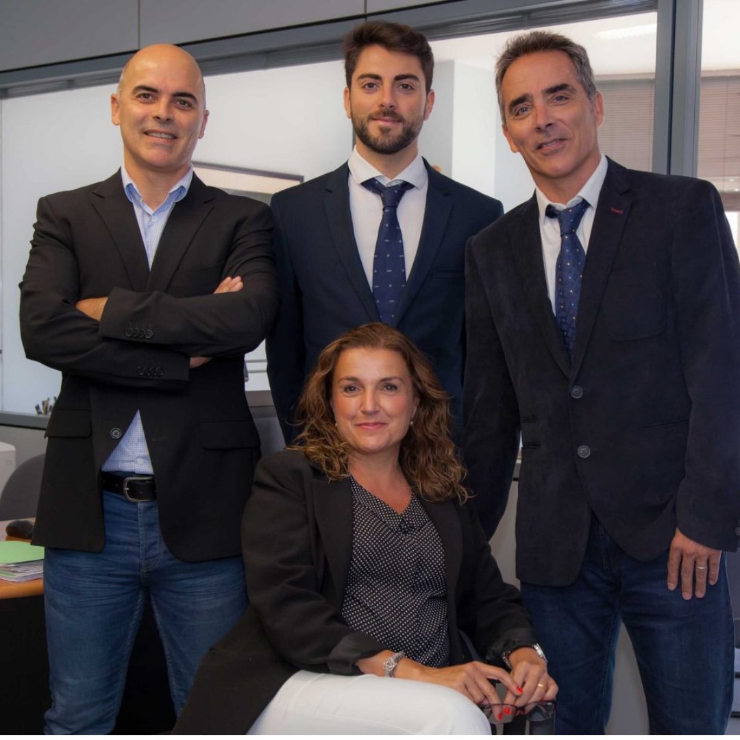 GPimes's tweet image. Avui, dilluns 28,  Gestoria de Pimes romandrà tancada al públic. Recordeu que demà també no atendrem perquè és la festivitat de Sant Narcís, patró de la ciutat de Girona. Ens retrobem el dimecres vinent 🤗🗓️