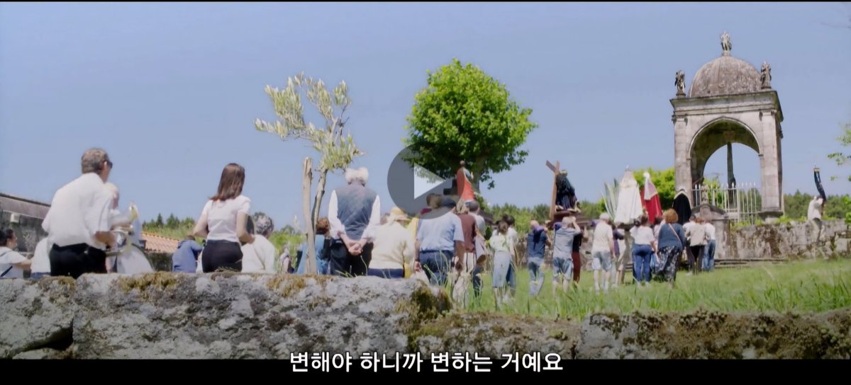 영화 룸 넥스트 도어를 보고 사진작가 크리스티나 가르시아 로데로가 궁금해서 EIDF 다큐멘터리 <영혼의 눈동자>를 봤다. 사진 뿐만 아니라 작가의...