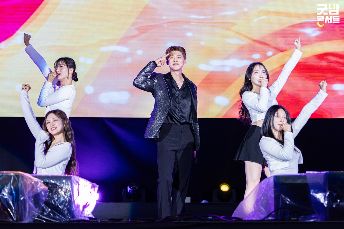 k_musicseason's tweet photo. K-뮤직 시즌 '2024 굿밤 콘서트 in 부산'

DAY3 ’굿밤, 나의 스타 – Good Night, Star‘
아티스트 사진을 공개합니다!

🖤박지현

#K뮤직시즌 #KMusicSeason 
#굿밤콘서트 #GoodNightConcert
#굿밤나의스타 #GoodNightStar
#박지현 #ParkJiHyeon https://t.co/iSUwbozqeG