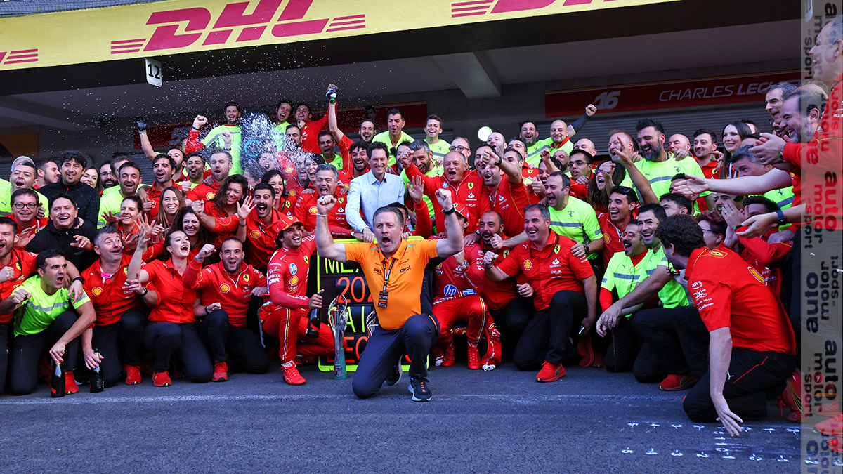 tgruener's tweet photo. McLaren and Ferrari photobombing each other!

#MexicoGP #F1 #AMuS https://t.co/0vfUrHnNHU