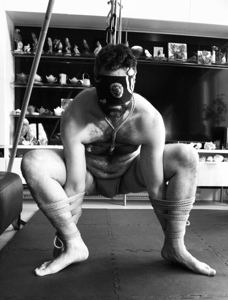 MenTyingMenVan's tweet photo. Sun pm Shibari scene.

#shibari #mentyingmen #mentyingmeninVancouver https://t.co/zZqrYixG0w