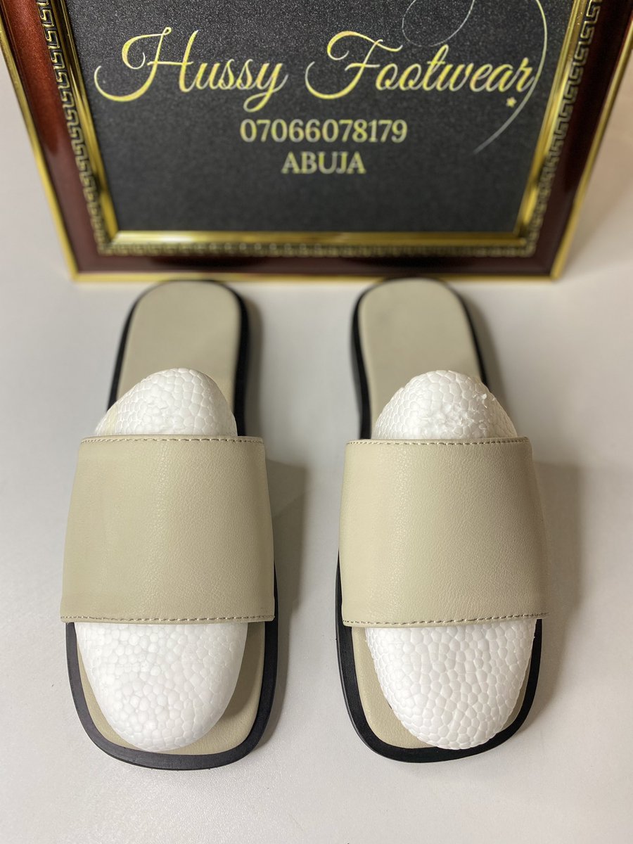 jimoh59076's tweet photo. FEMALE FOOTWEAR.
Price: 12,000
Available size: 41
Call or whatsapp 07066078179
Location: Abuja.
#hussyfootwear #abujafootwearplug #handmadeshoe #bigwomenshoeplug #abujawomenfashion #womenfootwear #HussainaTheShoeSeller https://t.co/H3XsuYvXfh