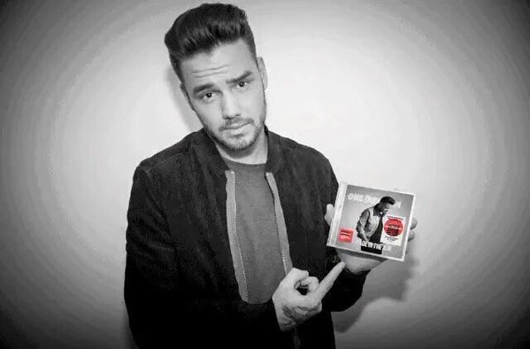 ziamsole's tweet image. 🔙 Liam with his individual cover of #MITAM ♥️