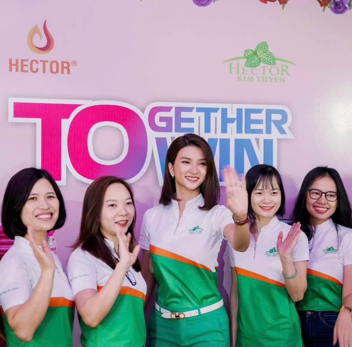 Nguyetmtm668's tweet photo. 30.10 là hết đợt khuyến mại mua 5 tặng 1 nha anh em. Lâu lắm rồi mới có đợt khuyến mại giá tốt thế này đó 🥰
P/s: Khi nụ cười tắt và tới lời chào tạm biệt https://t.co/PSGTTO50DX
