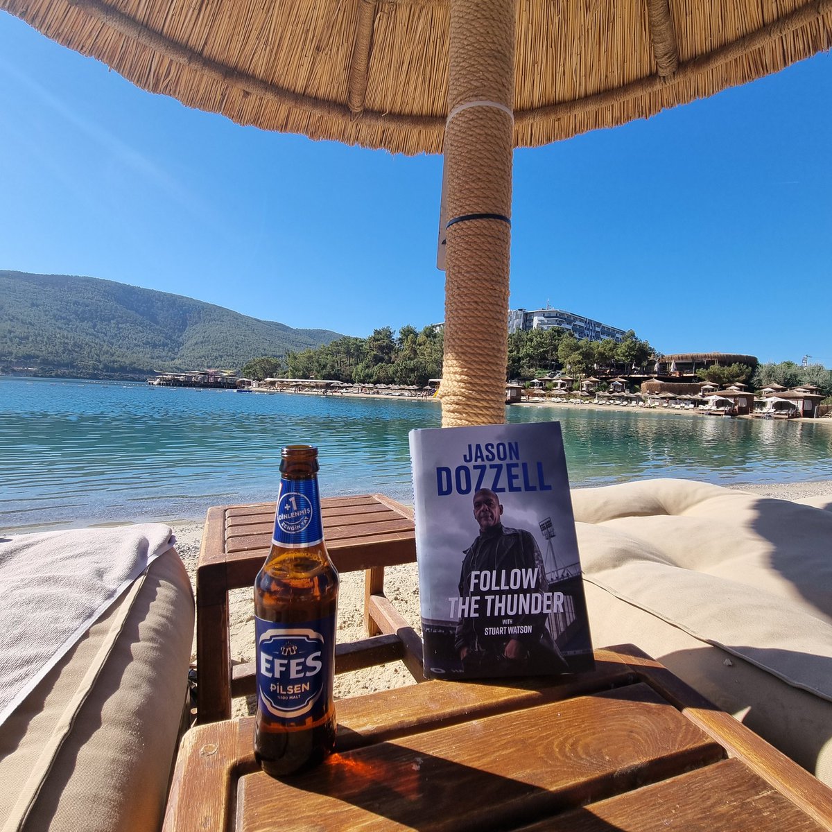 NPrentice91's tweet image. What a book to read whilst away in Turkey 📖☀️
Nice one @Stuart_Watson great insight into Jason's life 👏🏻
Recommend to any #ITFC fan ⚽💙