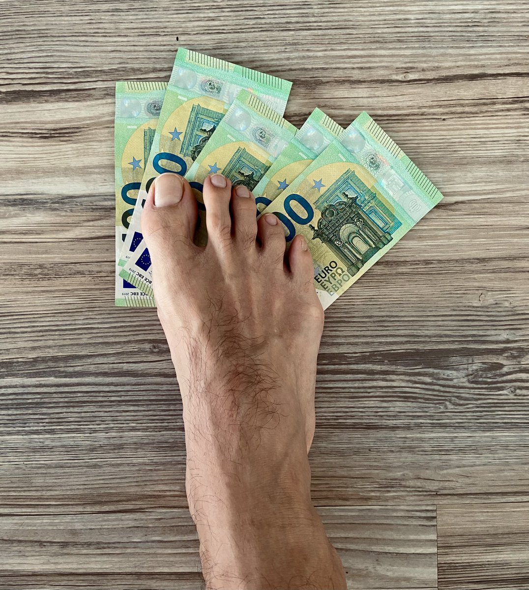 CashMasterDuke's tweet image. Ich mache dein F@ghirn mit meinen Füßen zu matschen. 😵‍💫
Du kannst nur noch ans abdrücken denken. 💸

#bigfeet #feets #feetsole #moneydom #cashmaster #fagtax #master #gayfeet #alpha