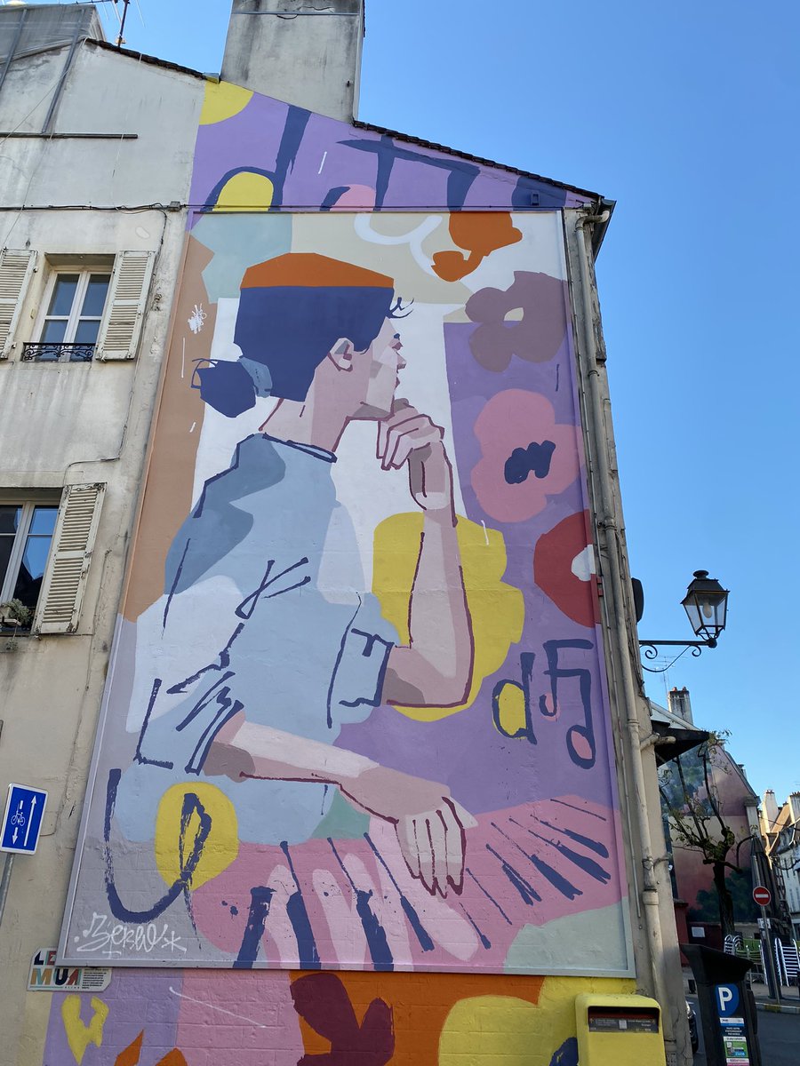 Nouvelle résidence sur le M.U.R. de la rue Jean-Jacques Rousseau avec une œuvre éphémère et inédite de Zelko, réalisée dans le cadre du festival d’art urbain Banana Pschit !
