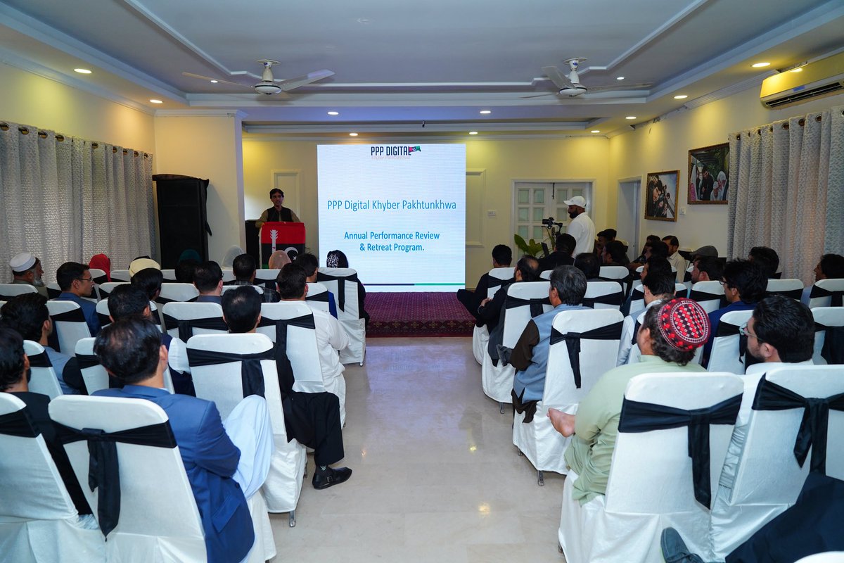 asifullahk's tweet photo. @PPPDigitalKPK_ held its 1st Annual Performance Review in #Islamabad to celebrate its 1 year

The day was filled with insightful discussions, reflecting on challenges, achievements & setting milestones for future 

All reaffirmed their commitment to work tirelessly & grow to strengthen @PPP_Org 

all under the able leadership of Chairman @BBhuttoZardari 

The day ended with a soulful qawwali & food that was thoroughly enjoyed

Thanks to @SeharKamran for engaging with the volunteers who truly represent PPP at the grassroots