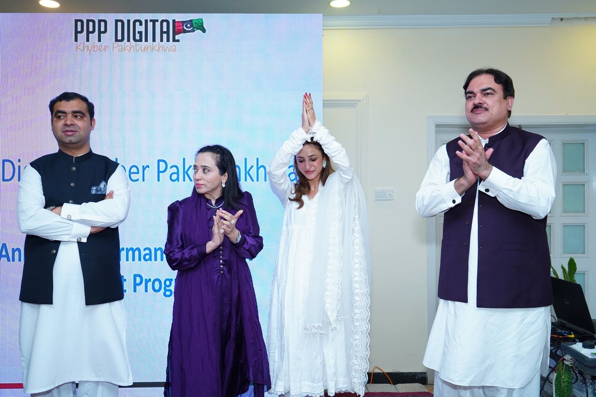asifullahk's tweet photo. @PPPDigitalKPK_ held its 1st Annual Performance Review in #Islamabad to celebrate its 1 year

The day was filled with insightful discussions, reflecting on challenges, achievements & setting milestones for future 

All reaffirmed their commitment to work tirelessly & grow to strengthen @PPP_Org 

all under the able leadership of Chairman @BBhuttoZardari 

The day ended with a soulful qawwali & food that was thoroughly enjoyed

Thanks to @SeharKamran for engaging with the volunteers who truly represent PPP at the grassroots