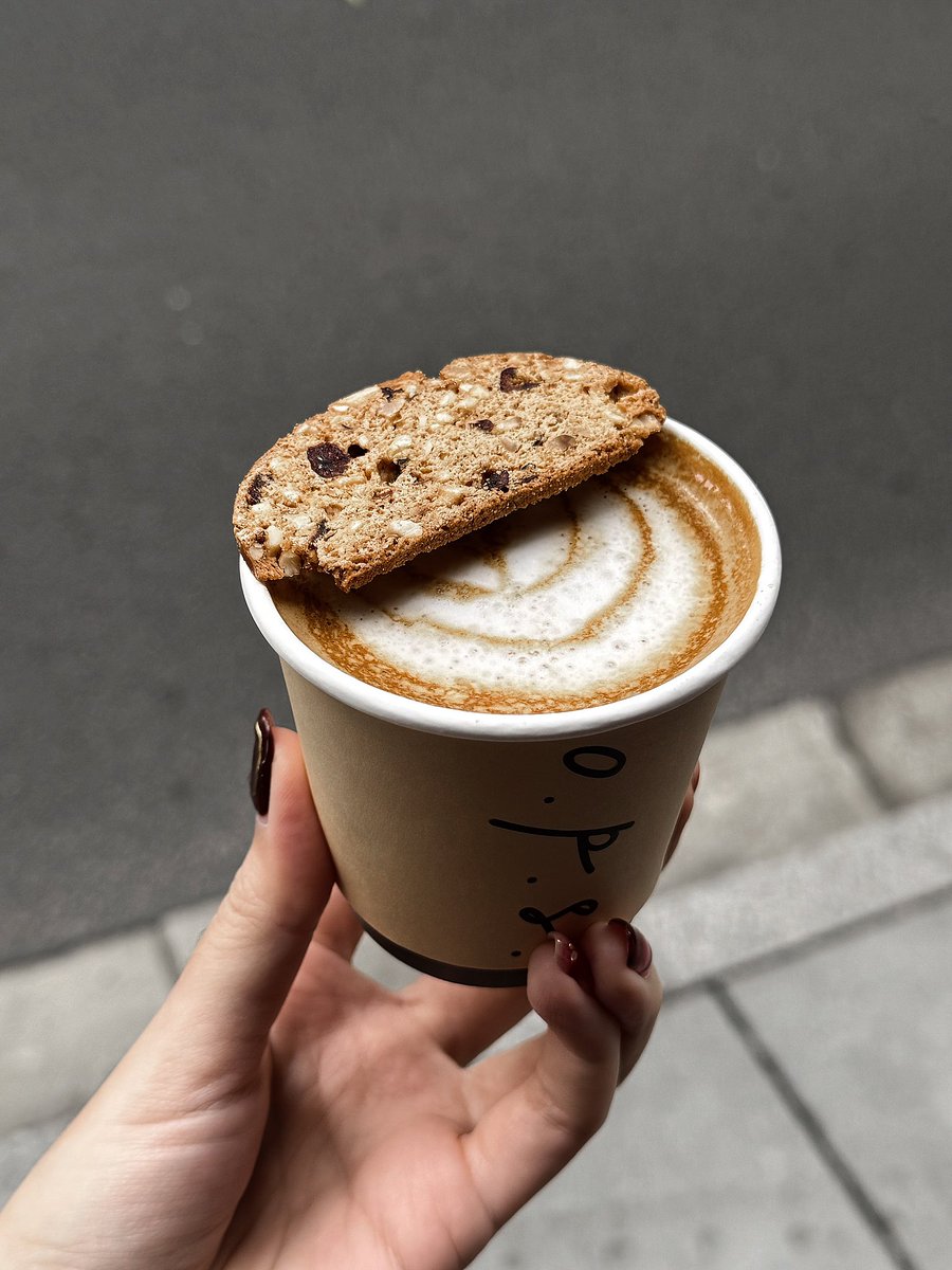 withprymn's tweet photo. #รีวิวเซี่ยงไฮ้ – ต่อจากนี้ใครบอกกาแฟที่จีนไม่อร่อยจะตี เพราะนี่มากินร้าน o.p.s ฟีลเหมือน omakase สั่งมาทั้งหมดที่ร้านมีเลย ให้คุ้มกับการรอ 40 นาที รสชาติแปลกใหม่แบบไม่เคยกินที่ไหนมาก่อนเลยซักแก้ว รสชาติดี คลีน สดชื่น จะมีการแนะนำว่าควรกินตัวไหนก่อน และจบที่ตัวไหน บอกได้เลยว่าคอกาแฟต้องมาลองซักครั้ง กินเอา experience และรสชาติที่การันตีให้ได้ว่าดีจริงๆ