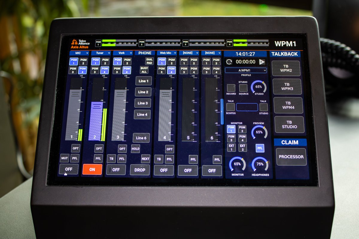 tripleaudio's tweet photo. Nieuw | Densitron ProDeck 🤩
De @Densitron ProDeck is een onafhankelijk desktop- bedieningspaneel en is multi-inzetbaar. Zo kun je hem helemaal naar smaak instellen en op verschillende manieren gebruiken. 
#TripleAudio #Engineering #Densitron #nieuw  #Broadcast #Studio #Radio https://t.co/YMg864oFBP