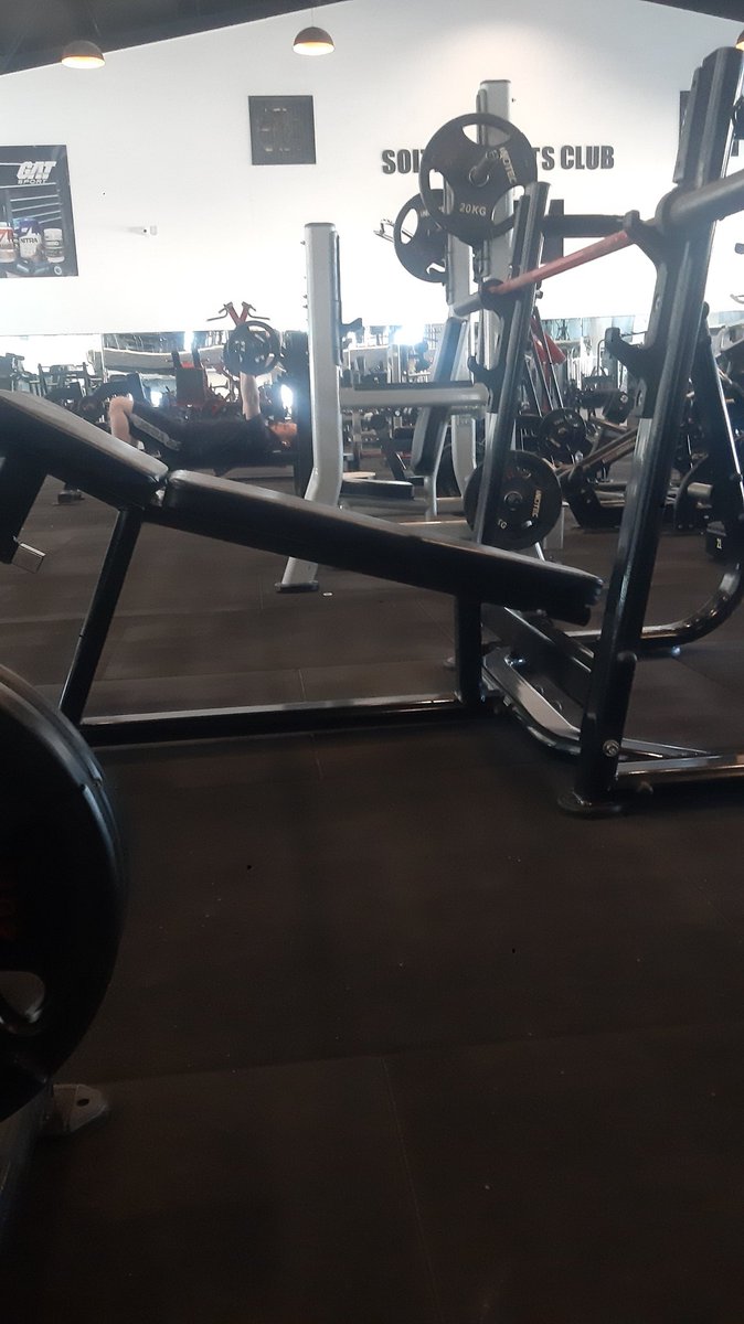 Chest day 🏋️‍♀️
صباح النشاط