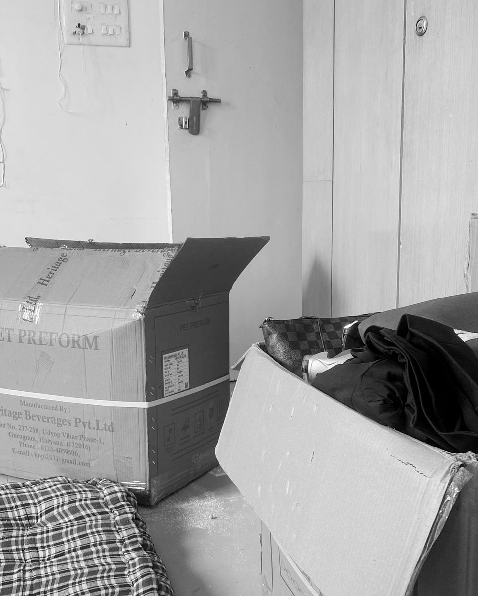 niddhiiy's tweet photo. Why is it that we only start to truly appreciate a place when we’re about to leave it?

#RandomThoughts #goodbye #life https://t.co/B09o8KjUhd
