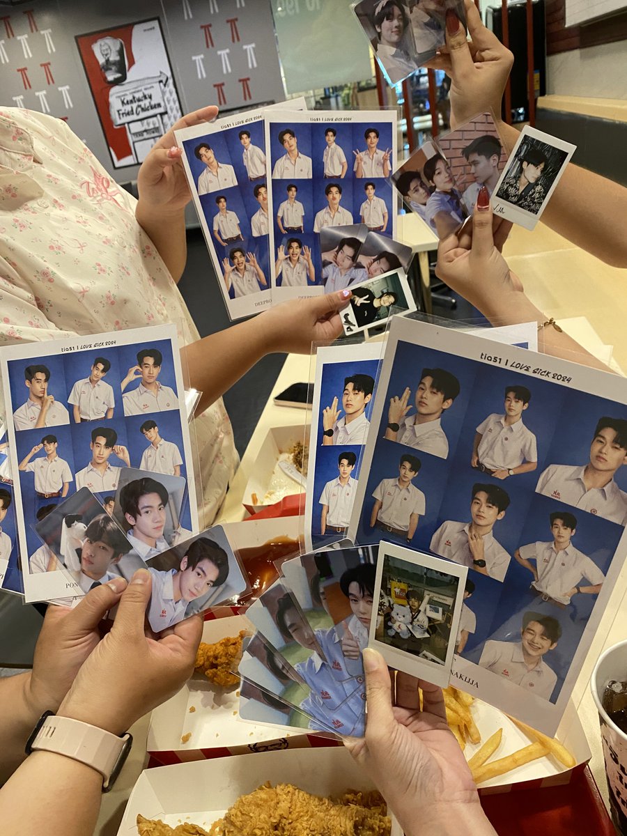 Niko__20's tweet photo. เมือป้าๆของหลานๆเจอกันกูจะบ้า 555555555555
#ตลาดนัดLoveSick https://t.co/Uc2jOd9lcs