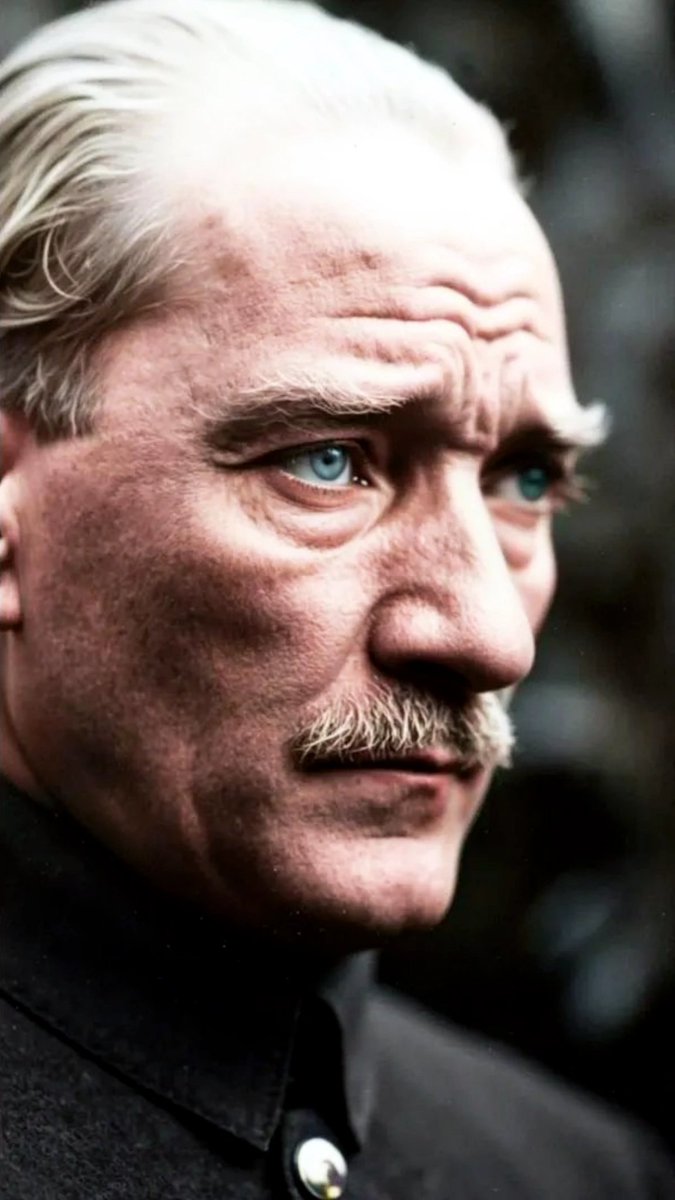 Düşünsene yarın Cumhuriyet'i ilan ediyorsun ve 101 yıl boyunca gerici kafalar kuduruyor.  Nereden baksan muhteşem bir hareket. 

#29EkimCumhuriyetBayramı 
#Atatürk